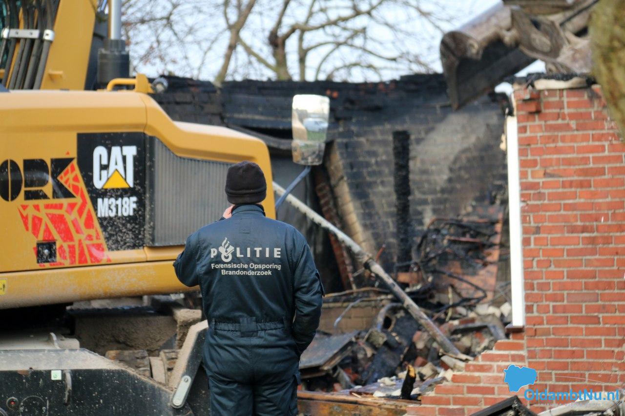 Politie start onderzoek bij verwoeste woning. #Oldambt