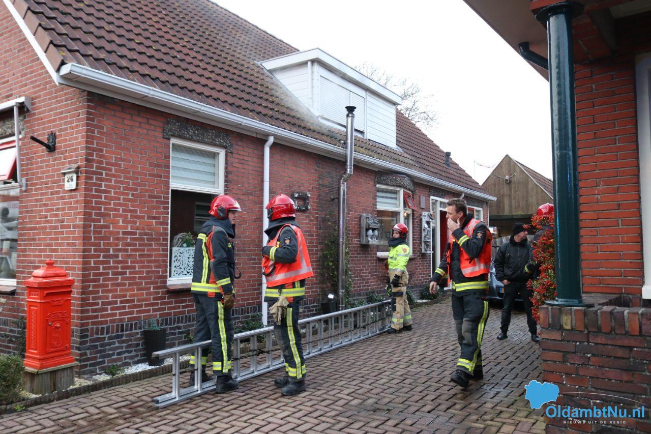 Brandweer rukt groots uit voor schoorsteenbrand. #Oldambt