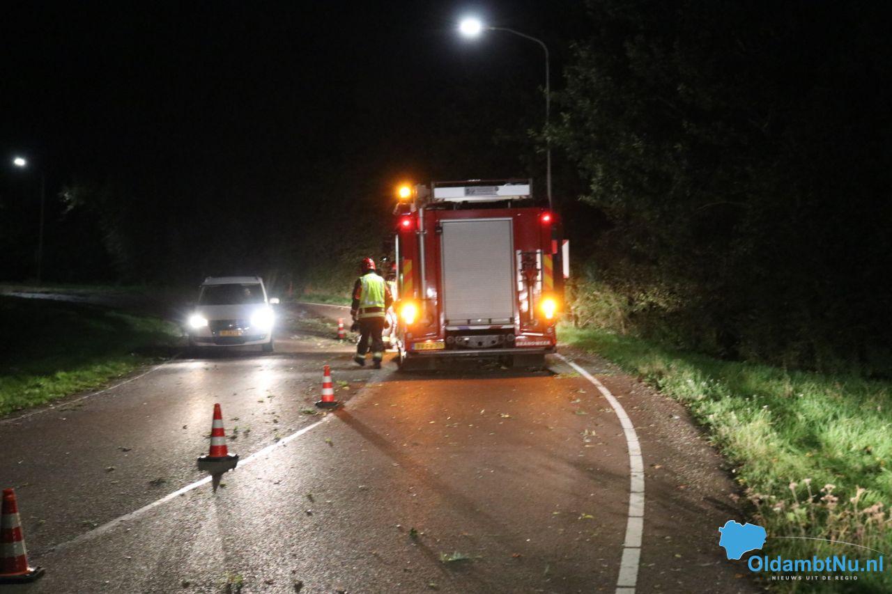 Brandweer Scheemda ingezet voor stormschade Oude Rijksweg. #Oldambt