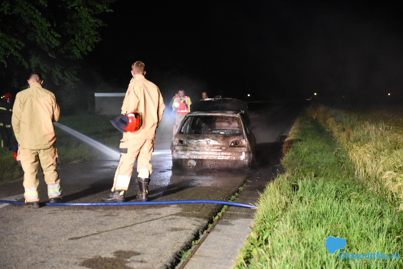 Brandweer rukt uit voor autobrand in Bad Nieuweschans. #Oldambt