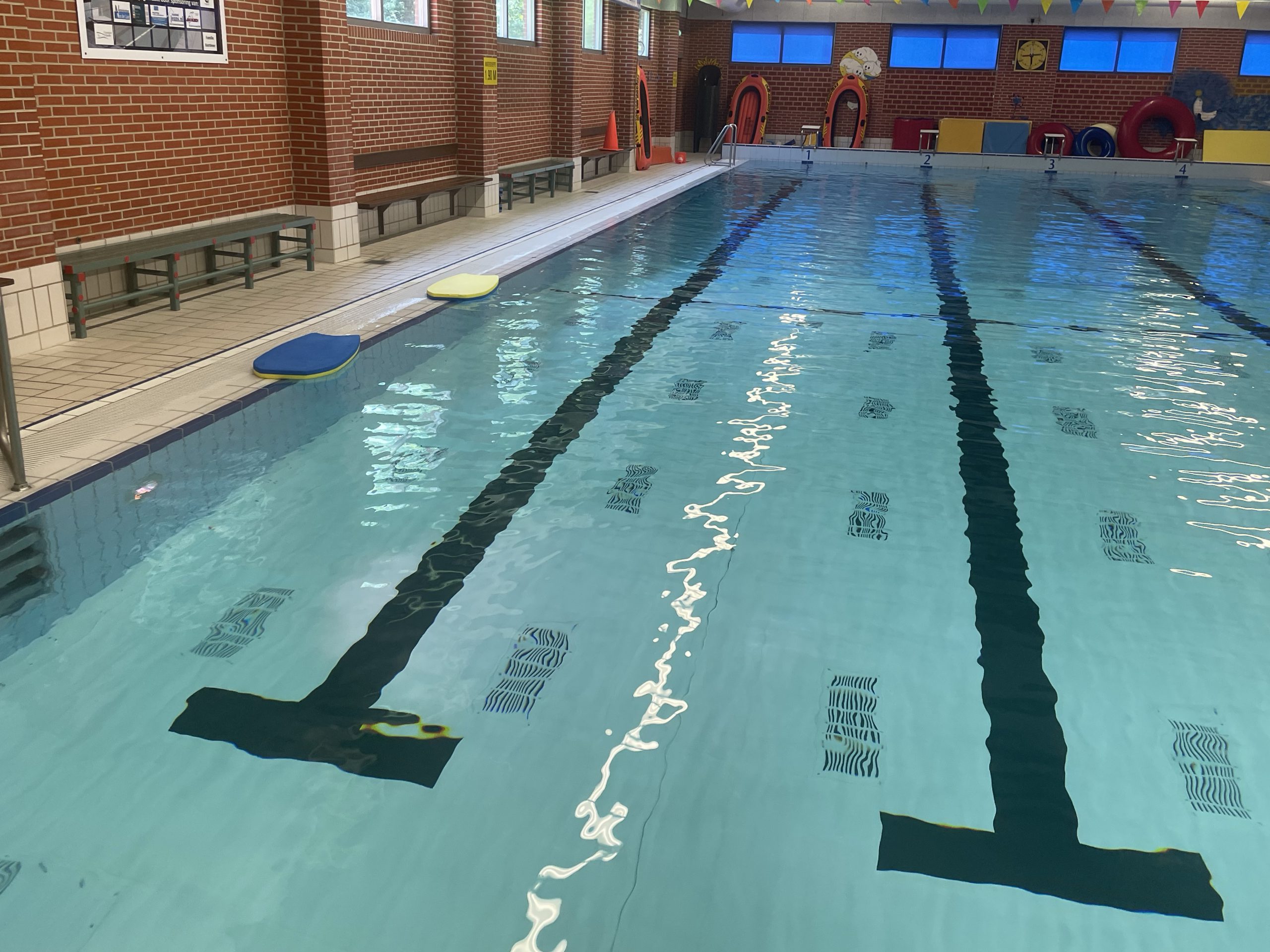 Zondag 30 november zwemfestijn in MFC de Hardenberg