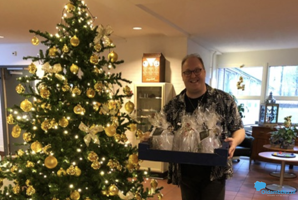 Leerlingen maken Kerstattentie voor bewoners Nieuw Vredenhoven