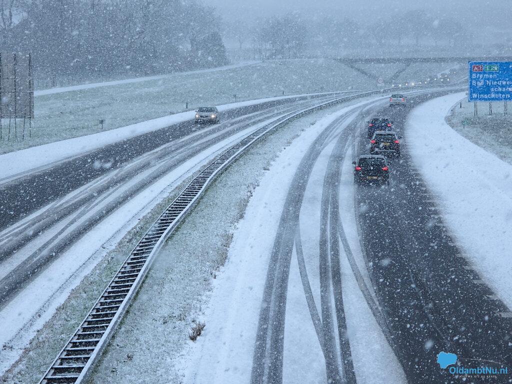 Sneeuwval maakt de A7 wit in Oldambt