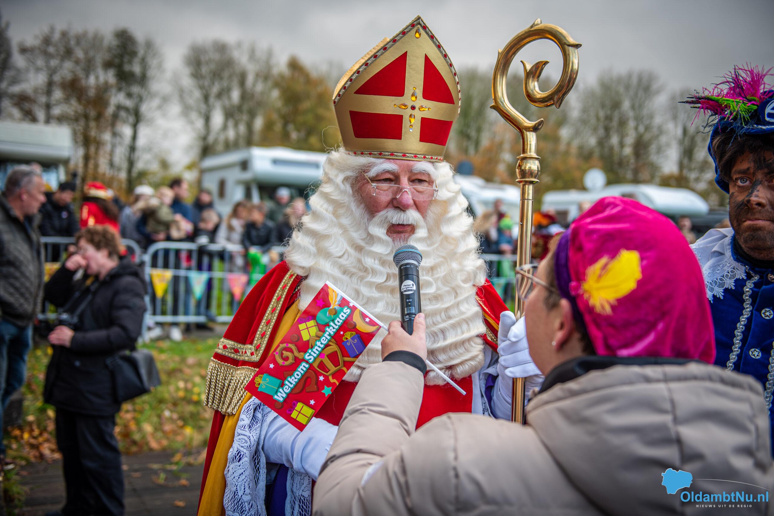 Fotoserie: Sinterklaas en zijn pieten zetten ook in Beerta voet aan wal