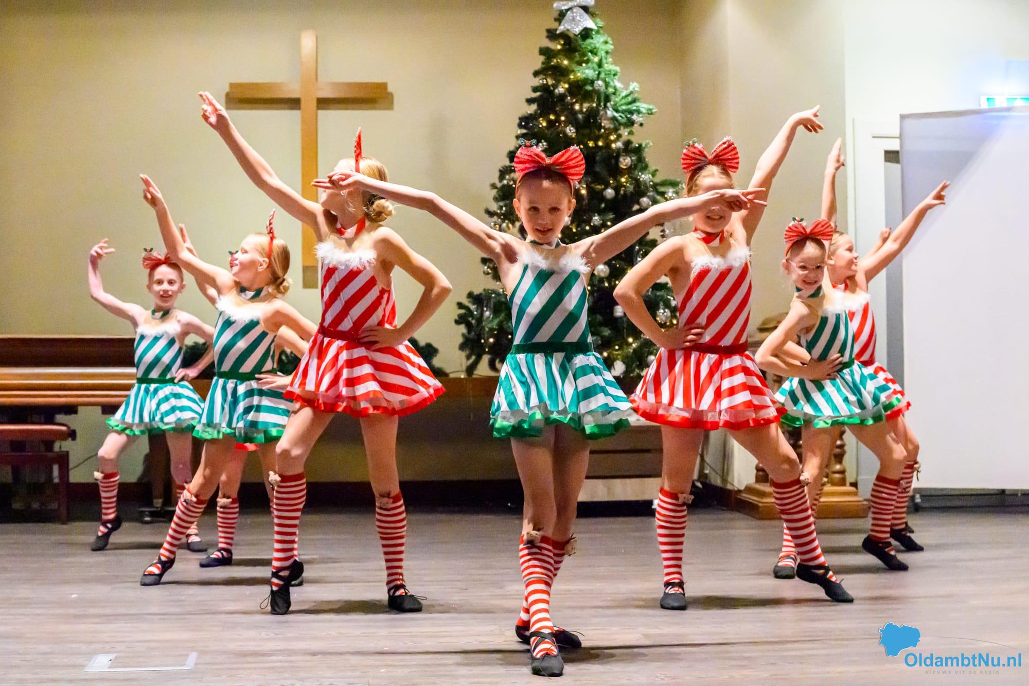 F2DC brengt boodschap van hoop met kerstshow in Vennekerk