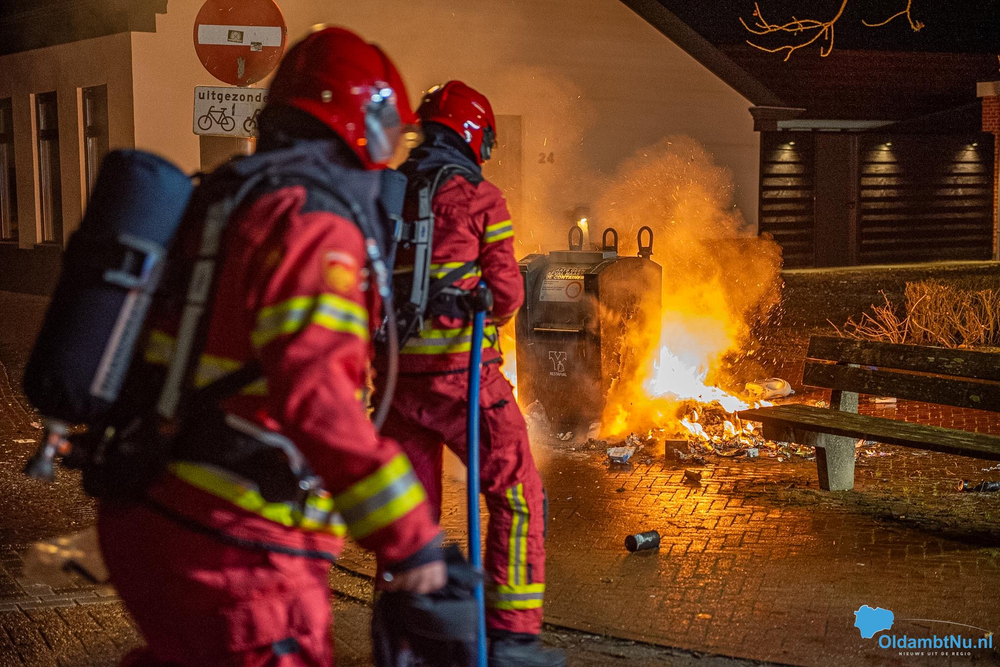 Brand in container door mogelijk vuurwerk in Winschoten