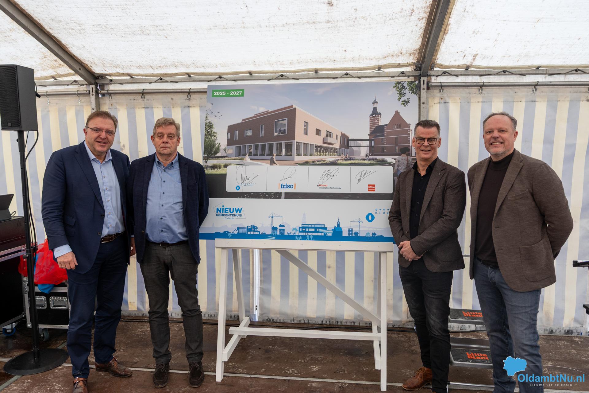 Symbolische handtekeningen bouw nieuw gemeentehuis Oldambt