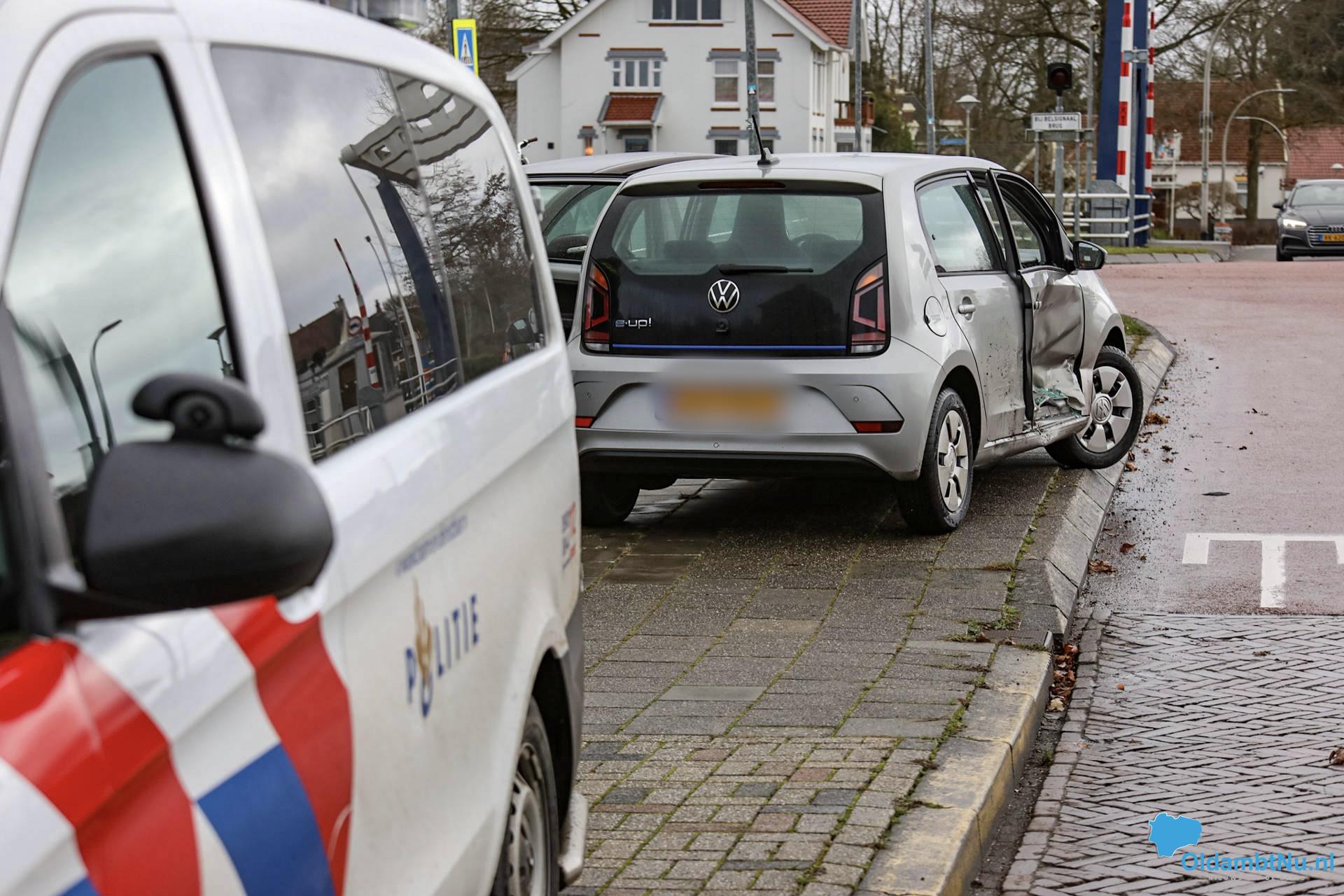Aanrijding op kruising Oude Rijksweg en Stationsstraat