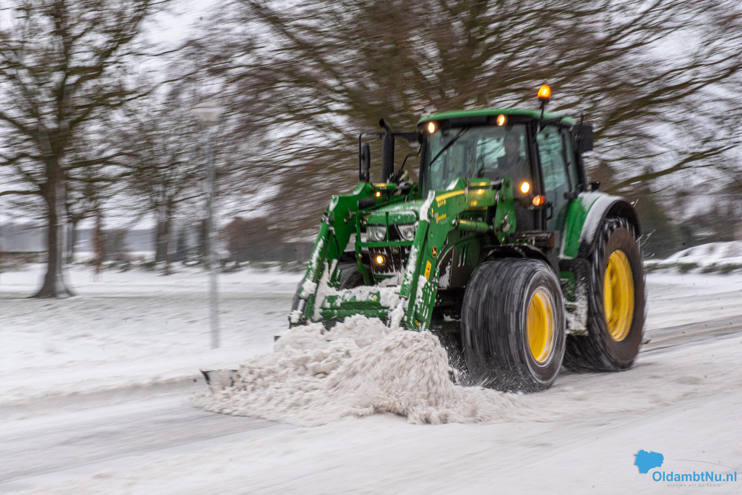 Zuiderveen wordt met veel materieel zo goed als schoongemaakt