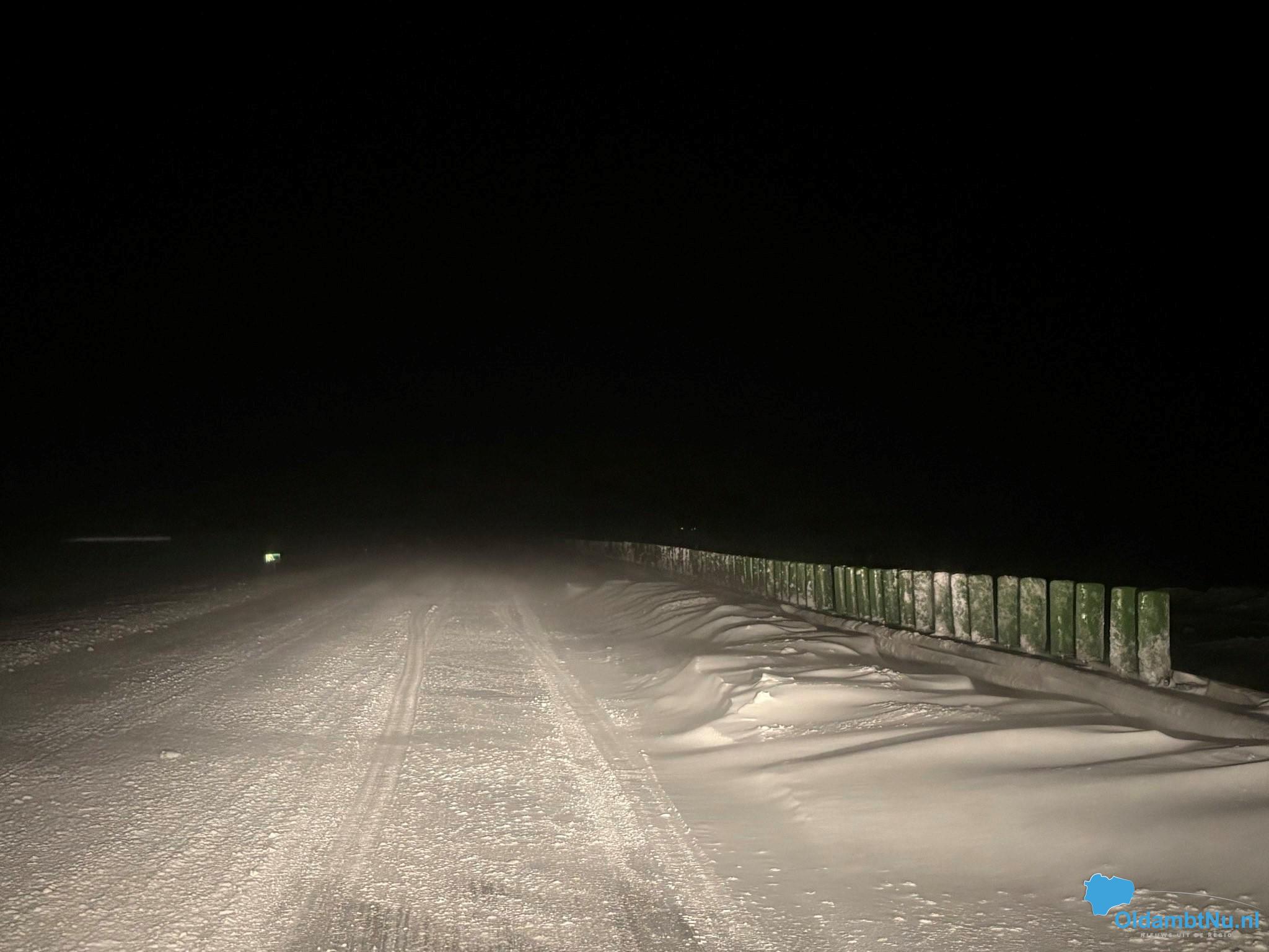 N33 tussen Zuidbroek en Appingedam dicht door sneeuwjacht