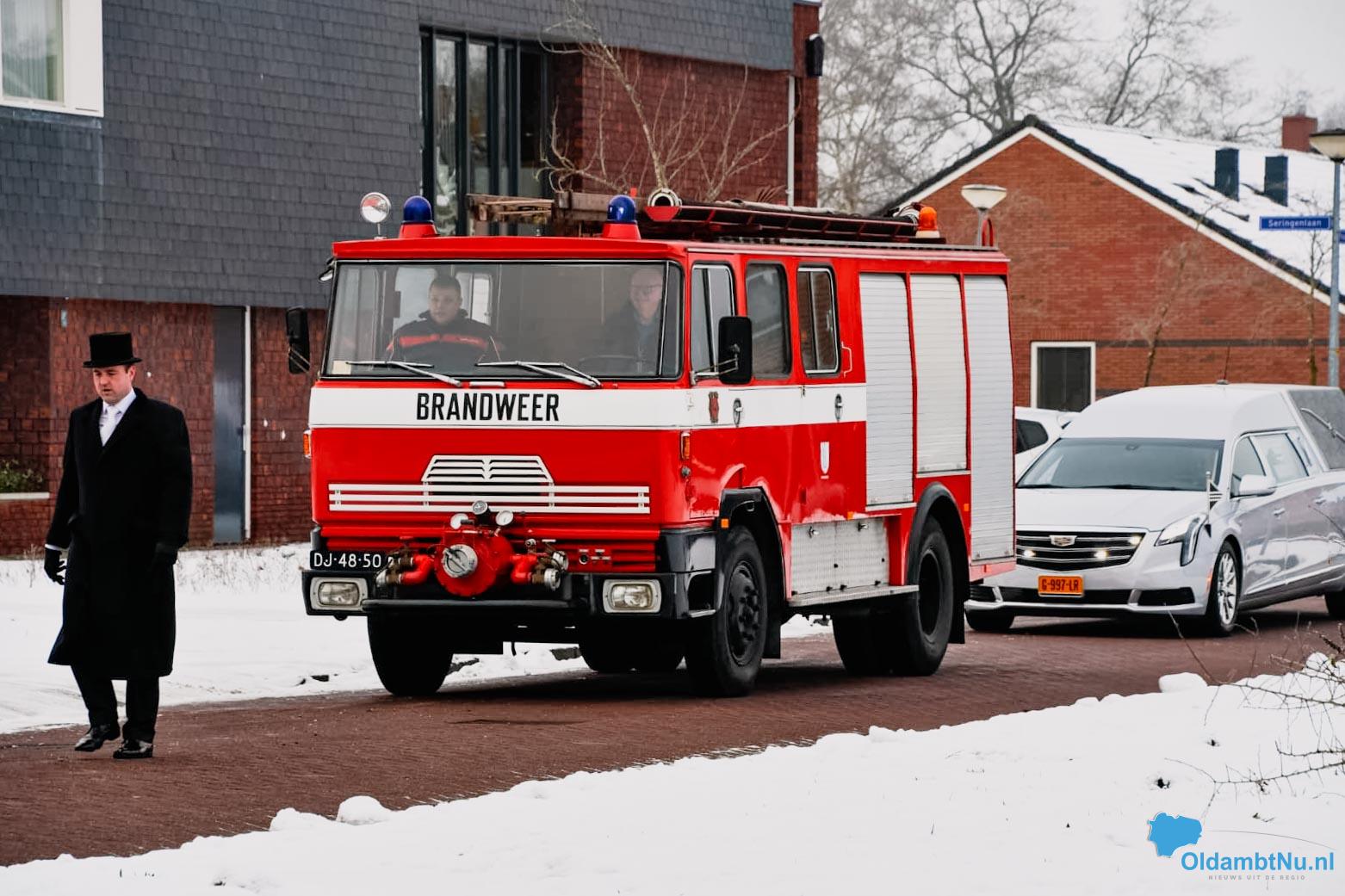 Bijzonder eerbetoon bij uitvaart Johan van der Sluis in Nieuwe Pekela