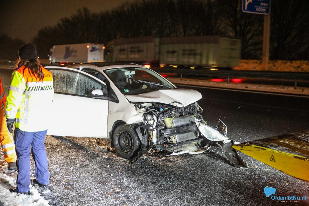 Meerdere ongevallen door gladheid op snelwegen
