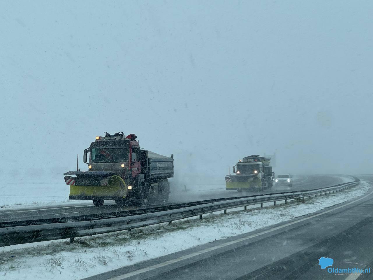 Het KNMI waarschuwt voor nieuwe sneeuwbuien N374 afgesloten