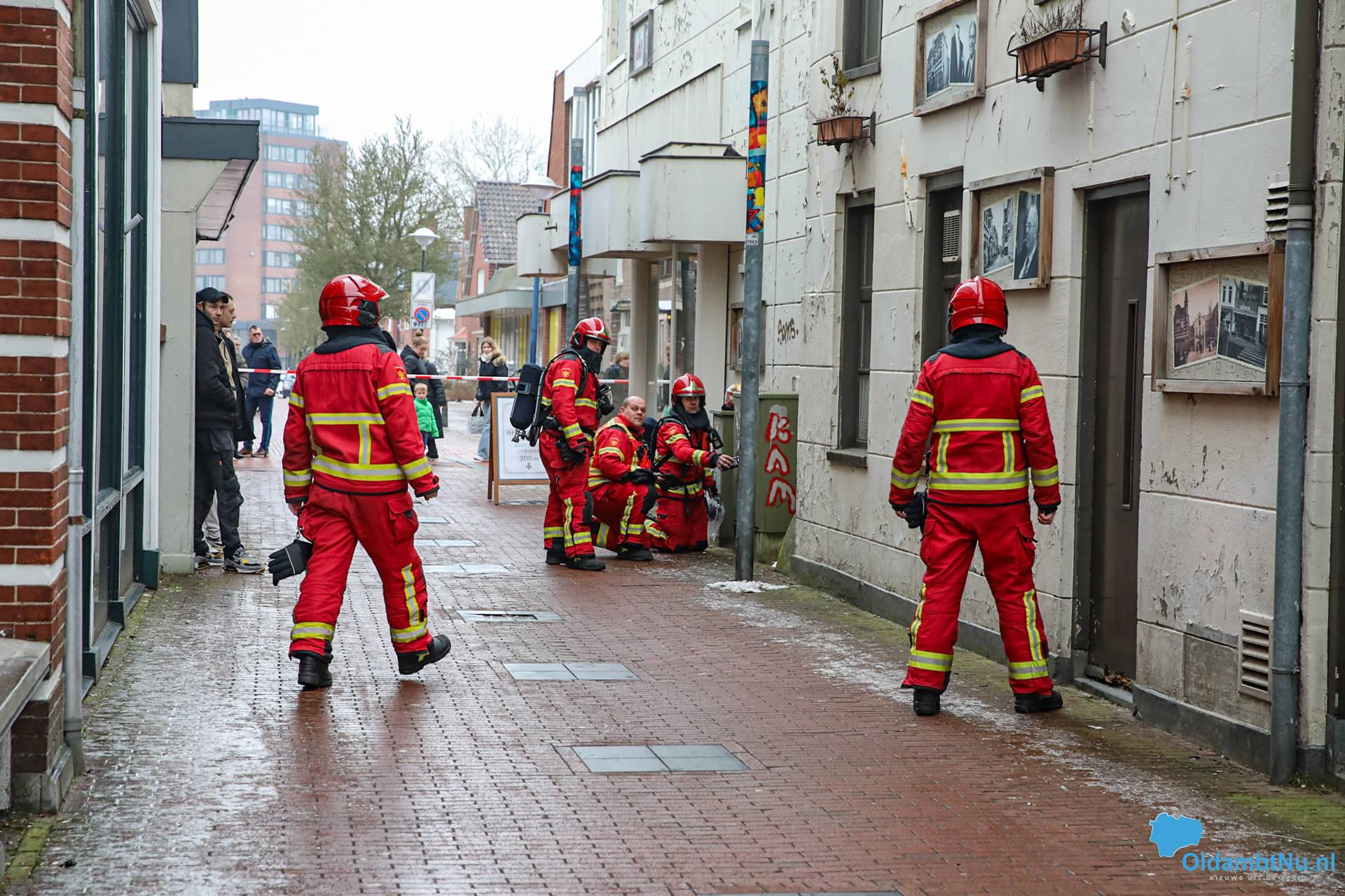 Brandweer rukt uit voor gaslucht in hartje Winschoten
