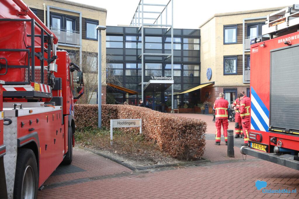 Brandweer controleert brandlucht in ’t Vondelhuys