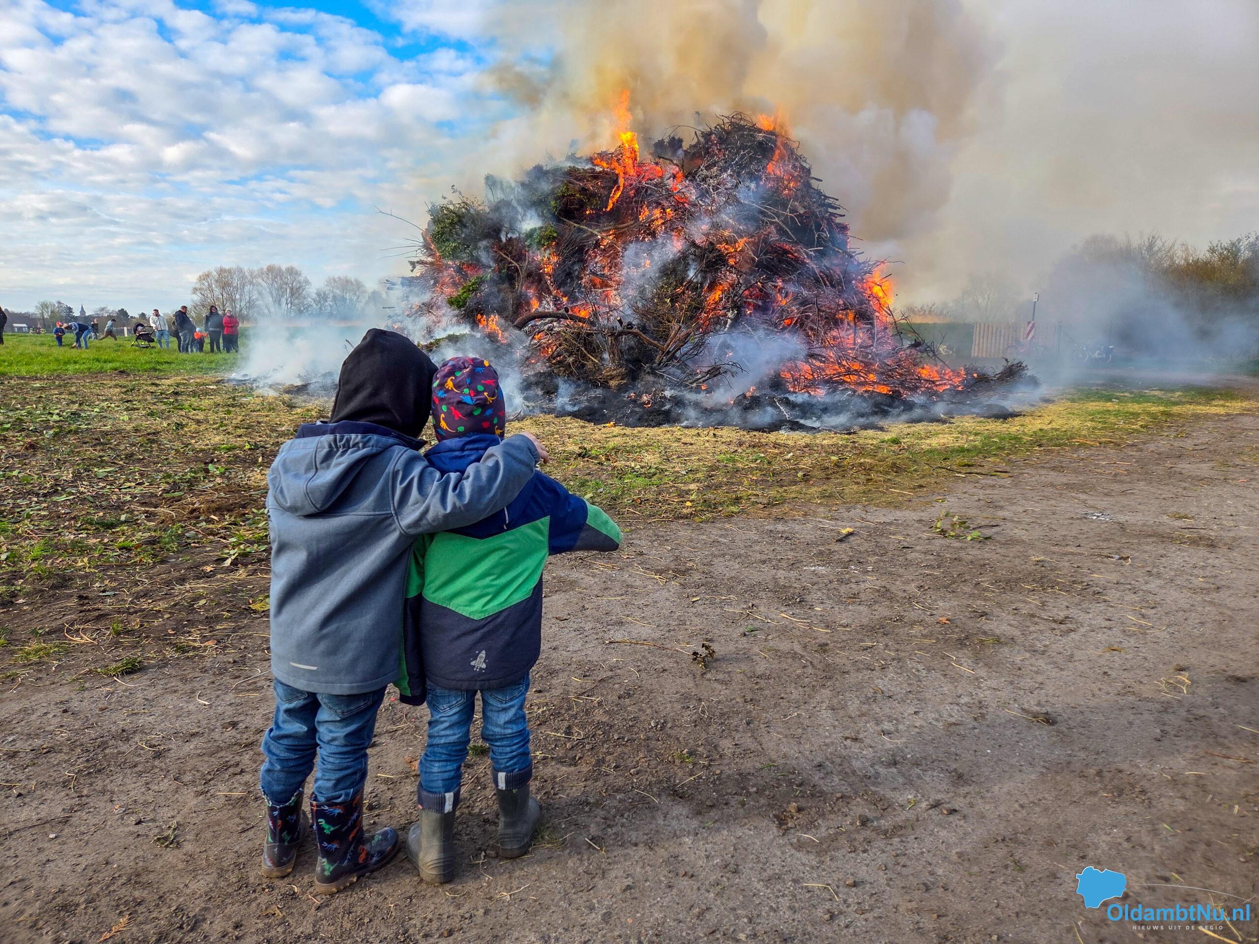 Duitse paasvuren weer ontstoken in Bunde