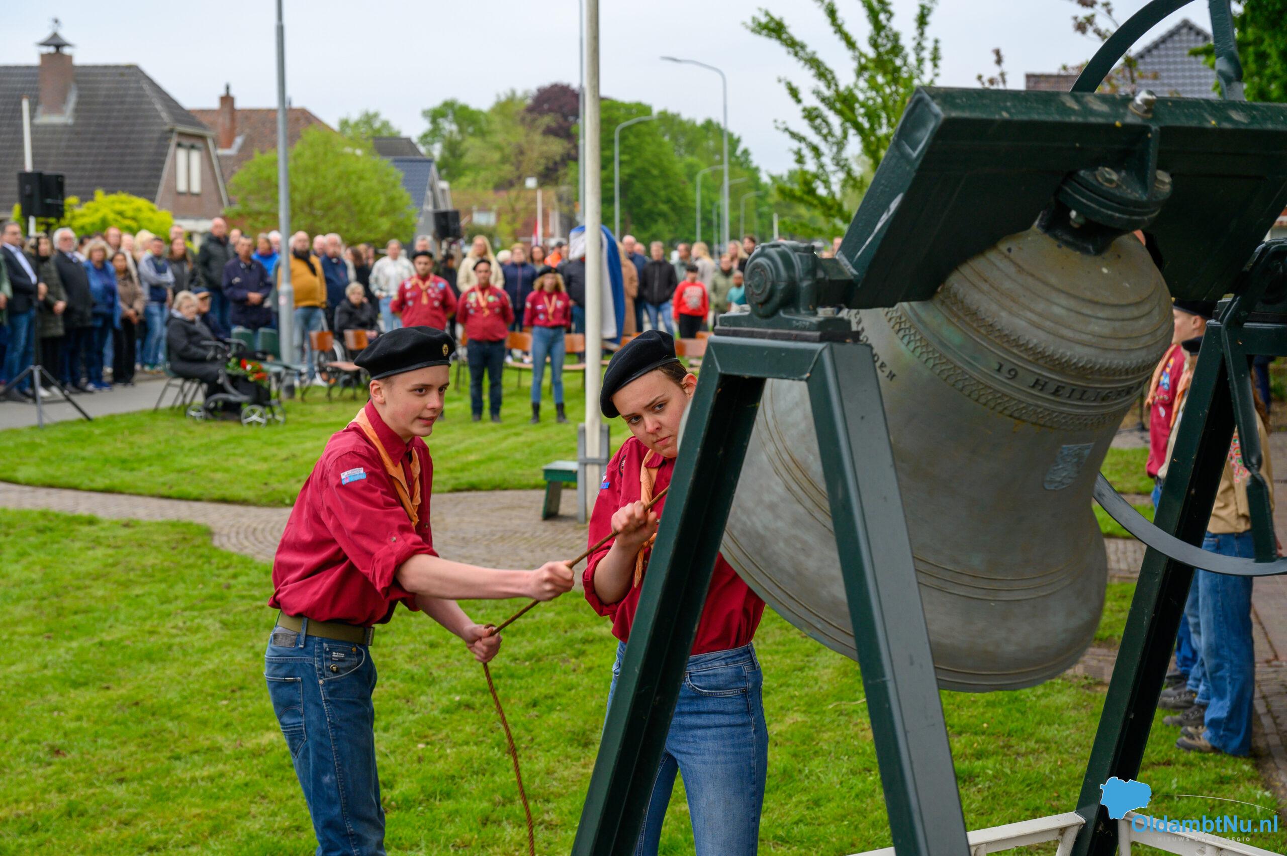 Fotoserie: Indrukwekkende en breed gedragen herdenking in Winschoten