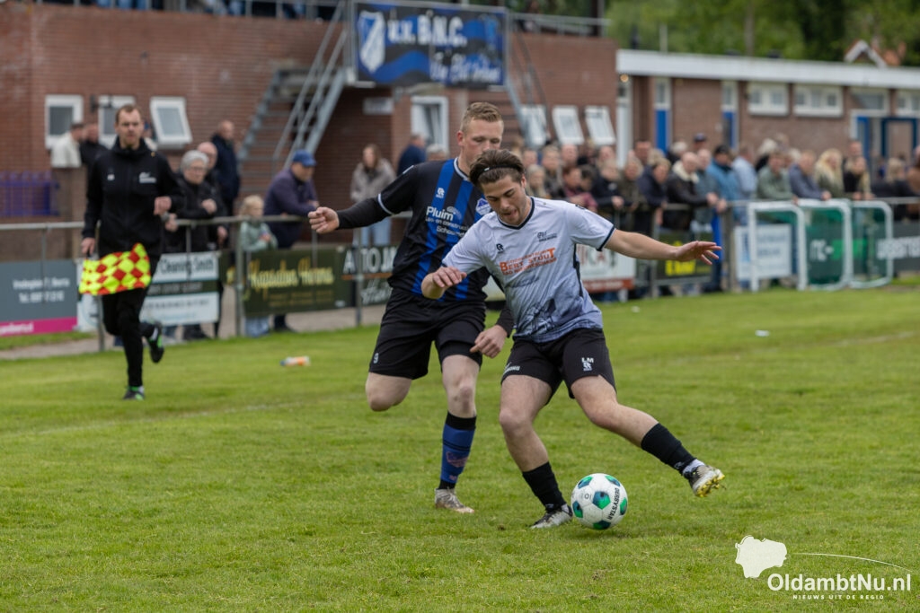 Fotoserie: Vuurwerk en doelpuntenregen op sportpark De Hardenberg: BNC overtuigt in derby tegen Drie