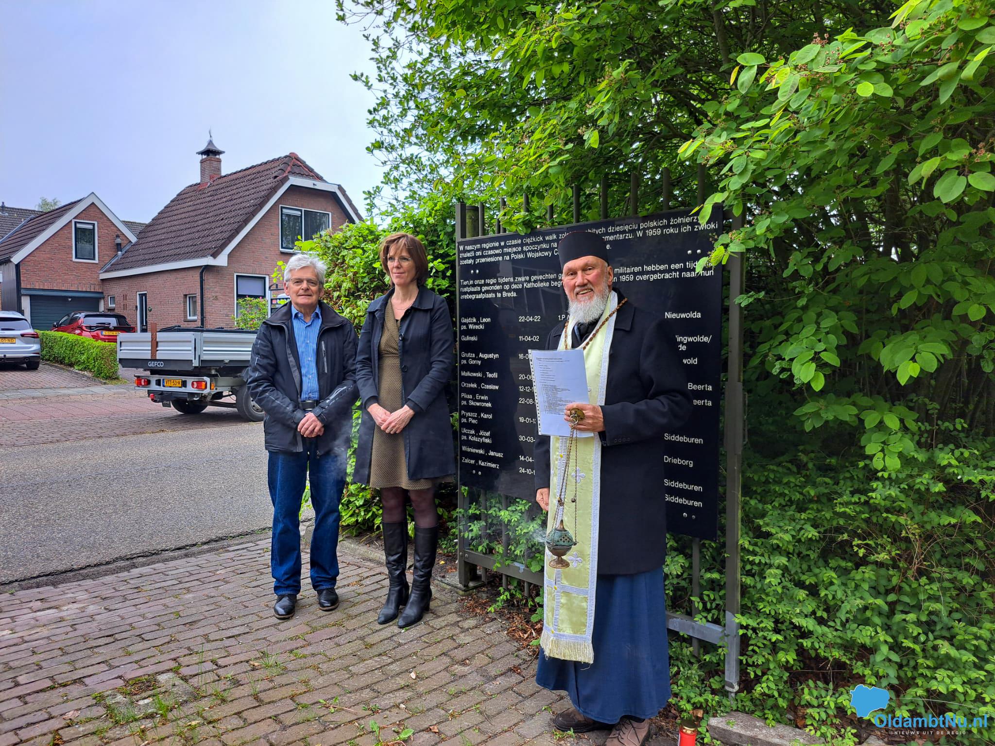 Herdenking met bloemleggingen op meerdere locaties in Winschoten