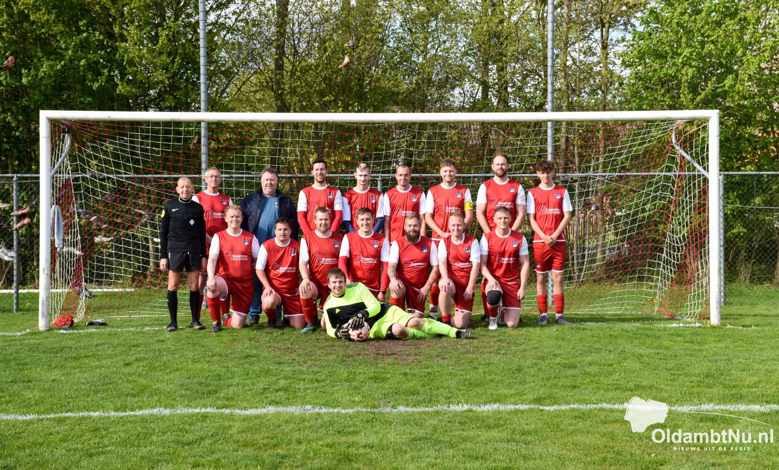 Oud FC Groningen in actie in Nieuw Scheemda – Oldambtster Boys treft Oud FC Groningen