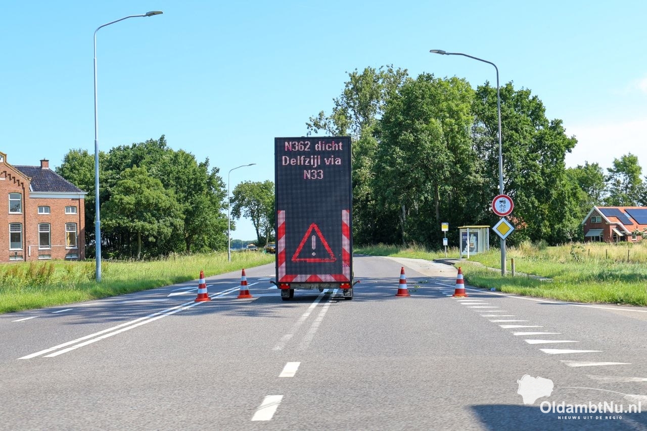 N362 afgesloten door bomen op de weg