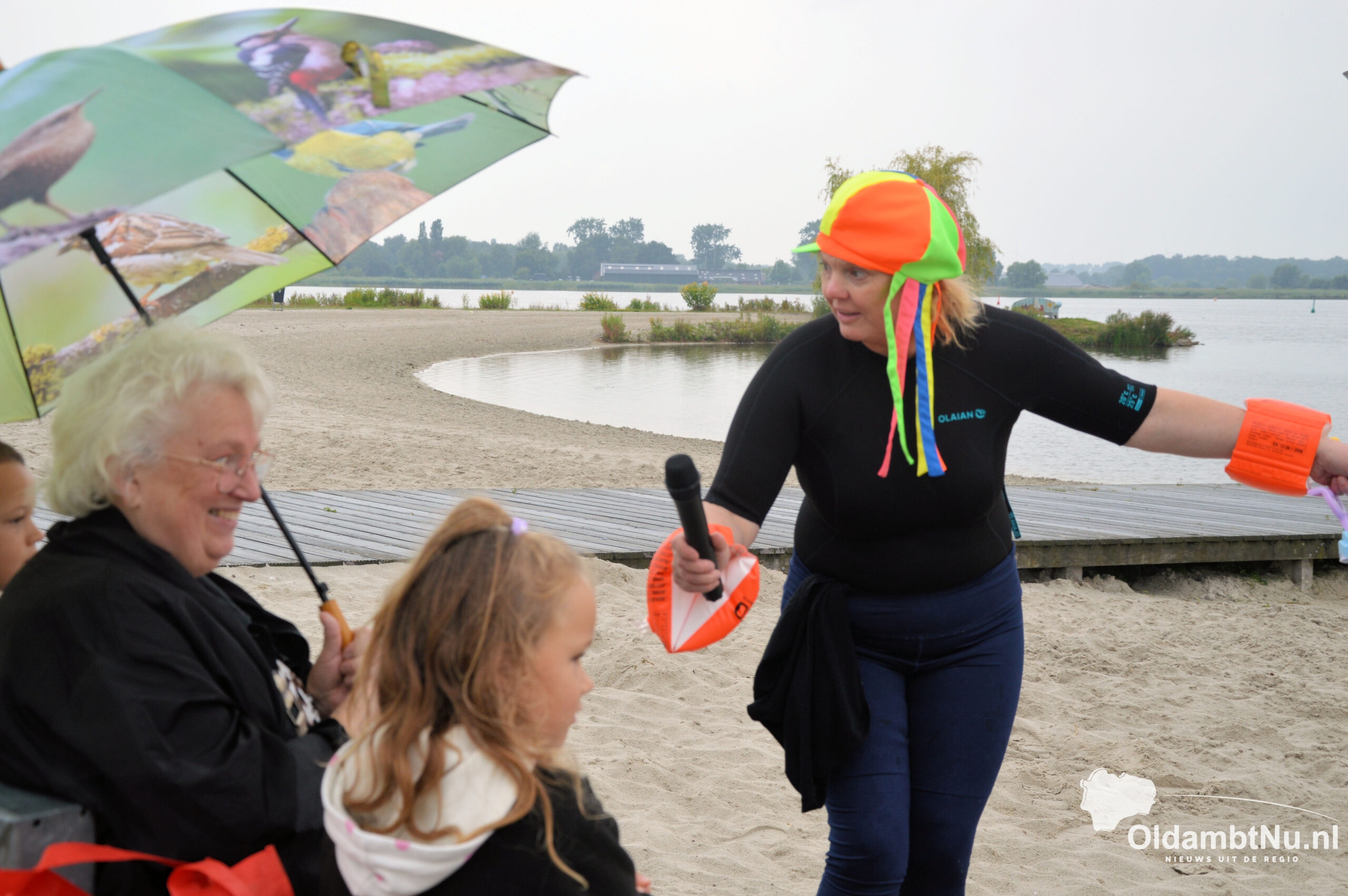 Interactieve strandvoorstelling “Juf verzuipt niet graag” in Blauwestad gehinderd door regen