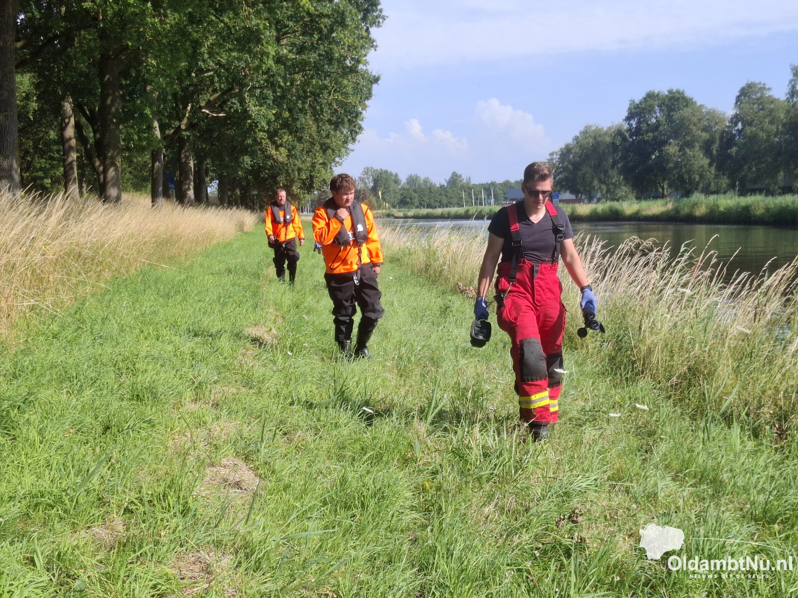 Ree vermoedelijk te water geraakt, brandweer zoekt vergeefs langs Winschoterdiep