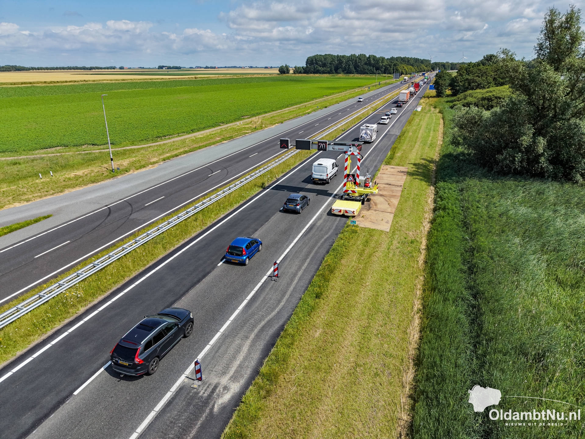 Lange files op A7 richting Duitse grens door werkzaamheden, grenscontroles en vakantieverkeer