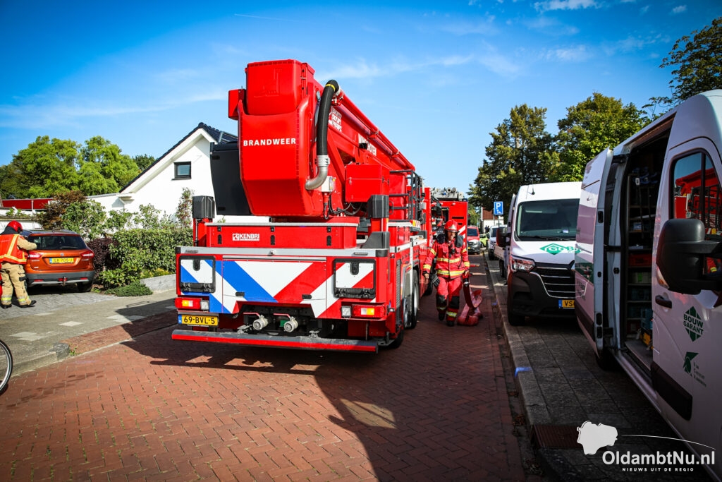 Brandweer rukt uit voor dakbrand in Winschoten