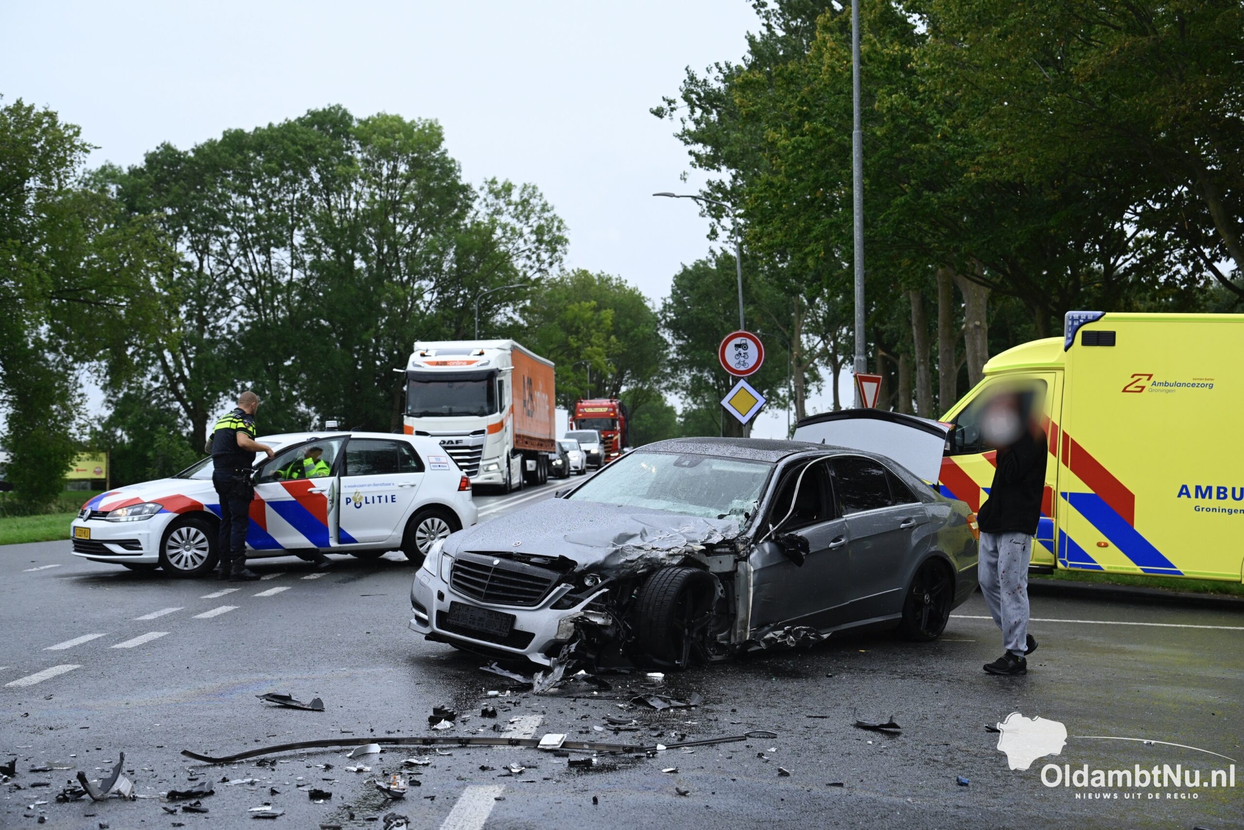 Auto belandt in sloot na ongeval N362 bij Nieuwolda